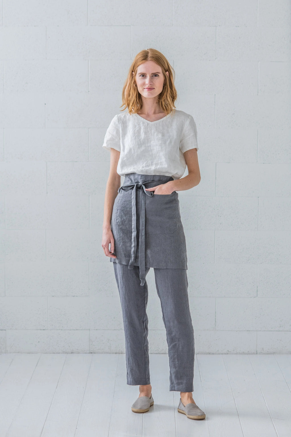 Demi-tablier en Lin Style Barista – Gris Anthracite | Taille Réglable & Pratique