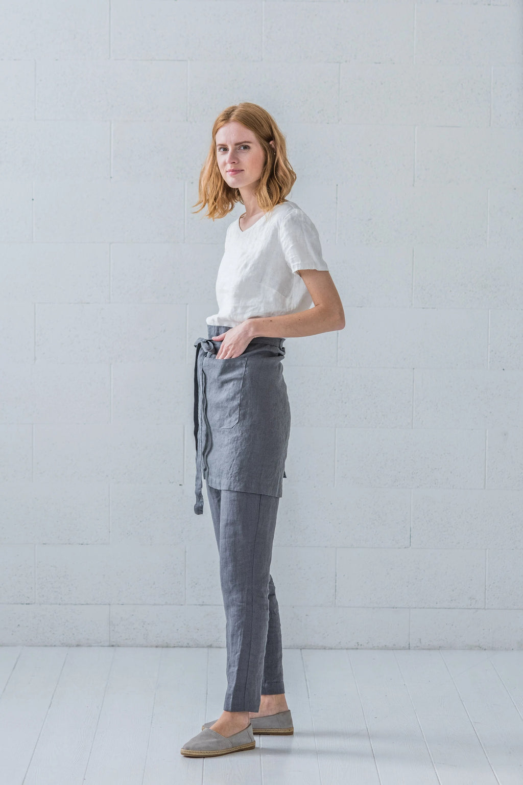 Demi-tablier en Lin Style Barista – Gris Anthracite | Taille Réglable & Pratique