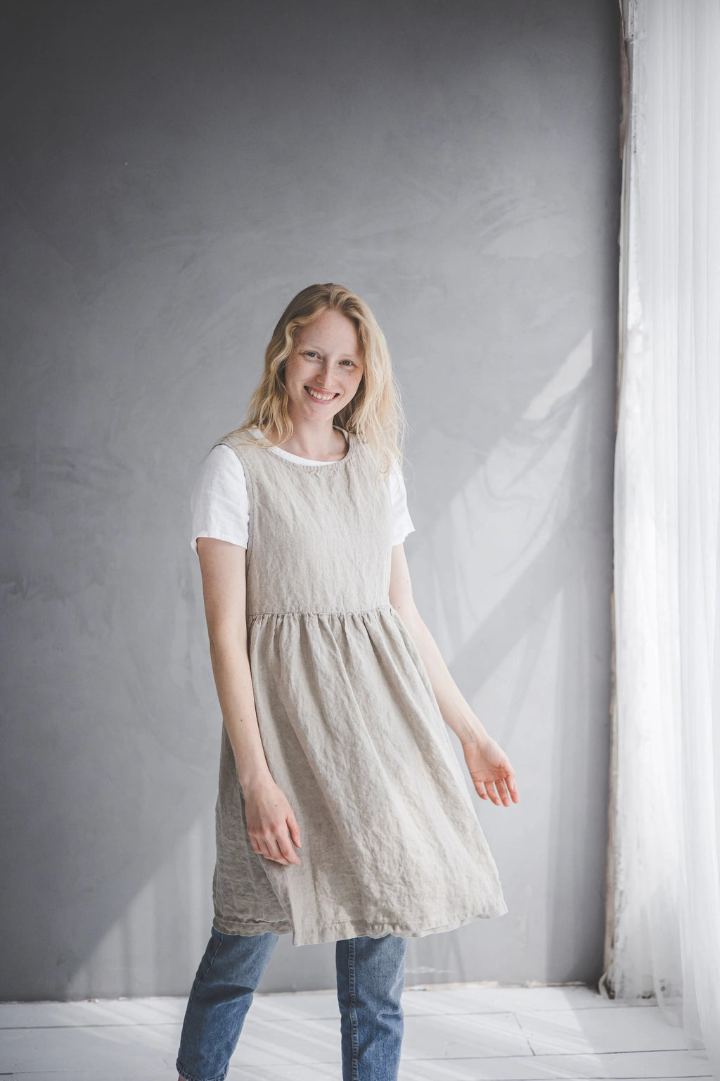 Robe Tablier en Lin Style Rétro – Lin Naturel | Multi-usage & Liens Latéraux