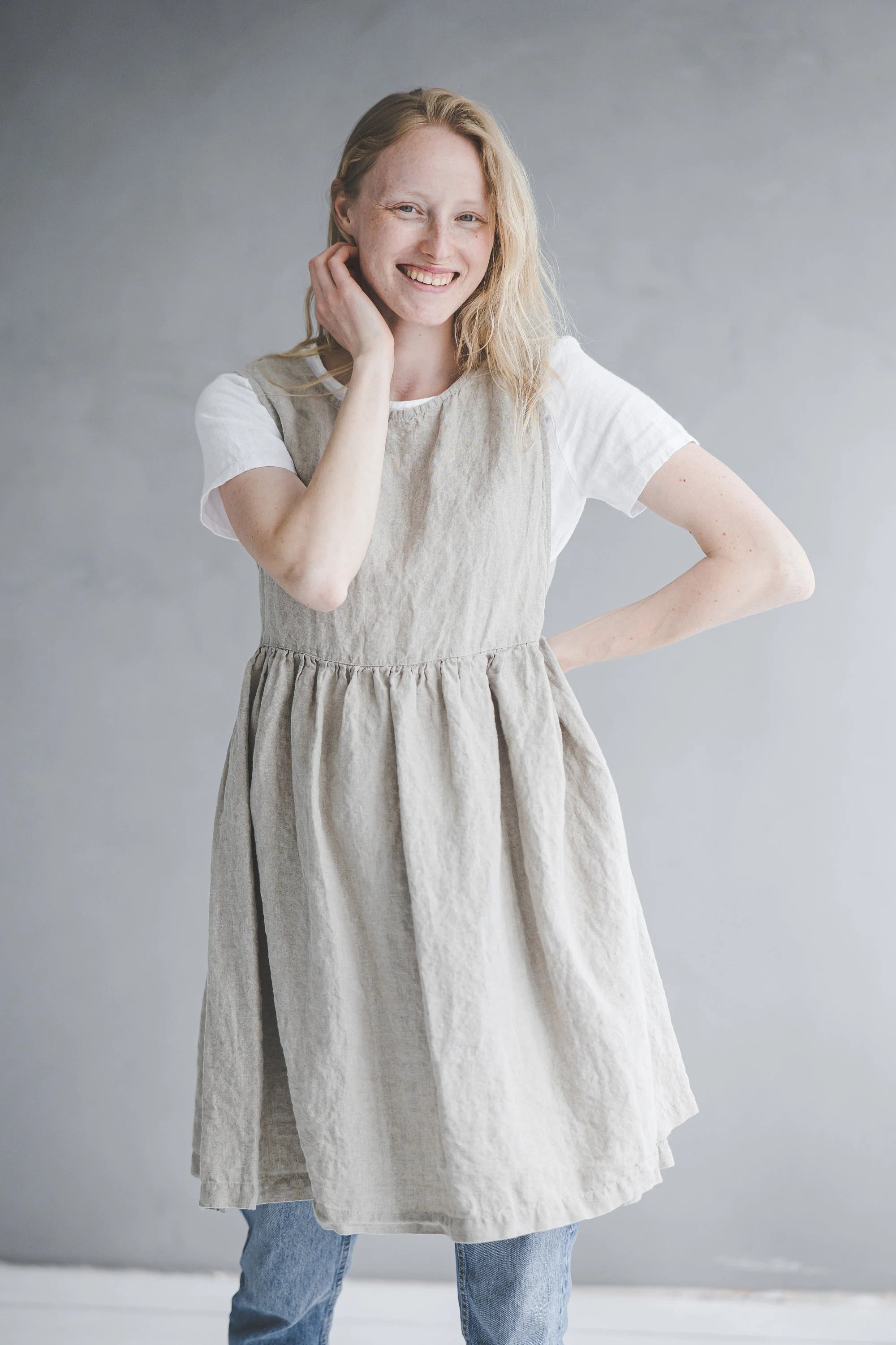 Robe Tablier en Lin Style Rétro – Lin Naturel | Multi-usage & Liens Latéraux