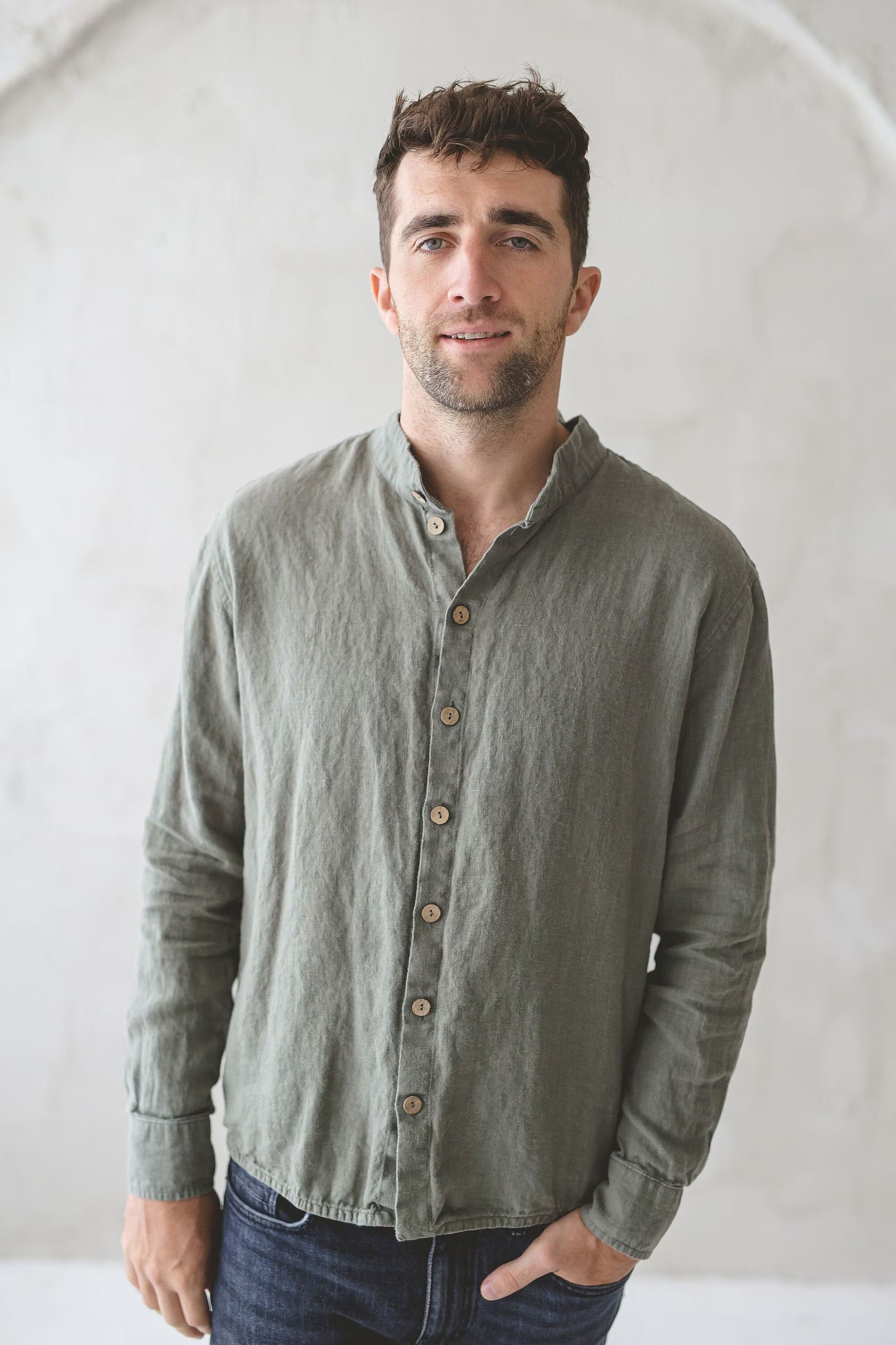Chemise Oxford en Lin pour Homme – Vert Sauge | Manches Longues & Col Officier