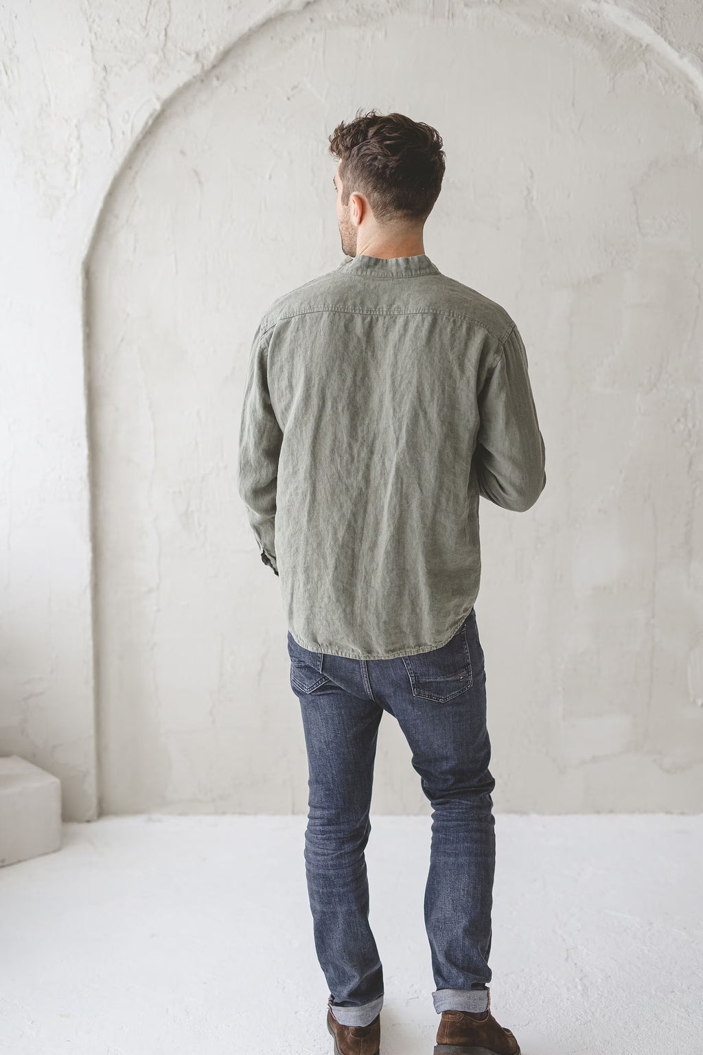 Chemise Oxford en Lin pour Homme – Vert Sauge | Manches Longues & Col Officier