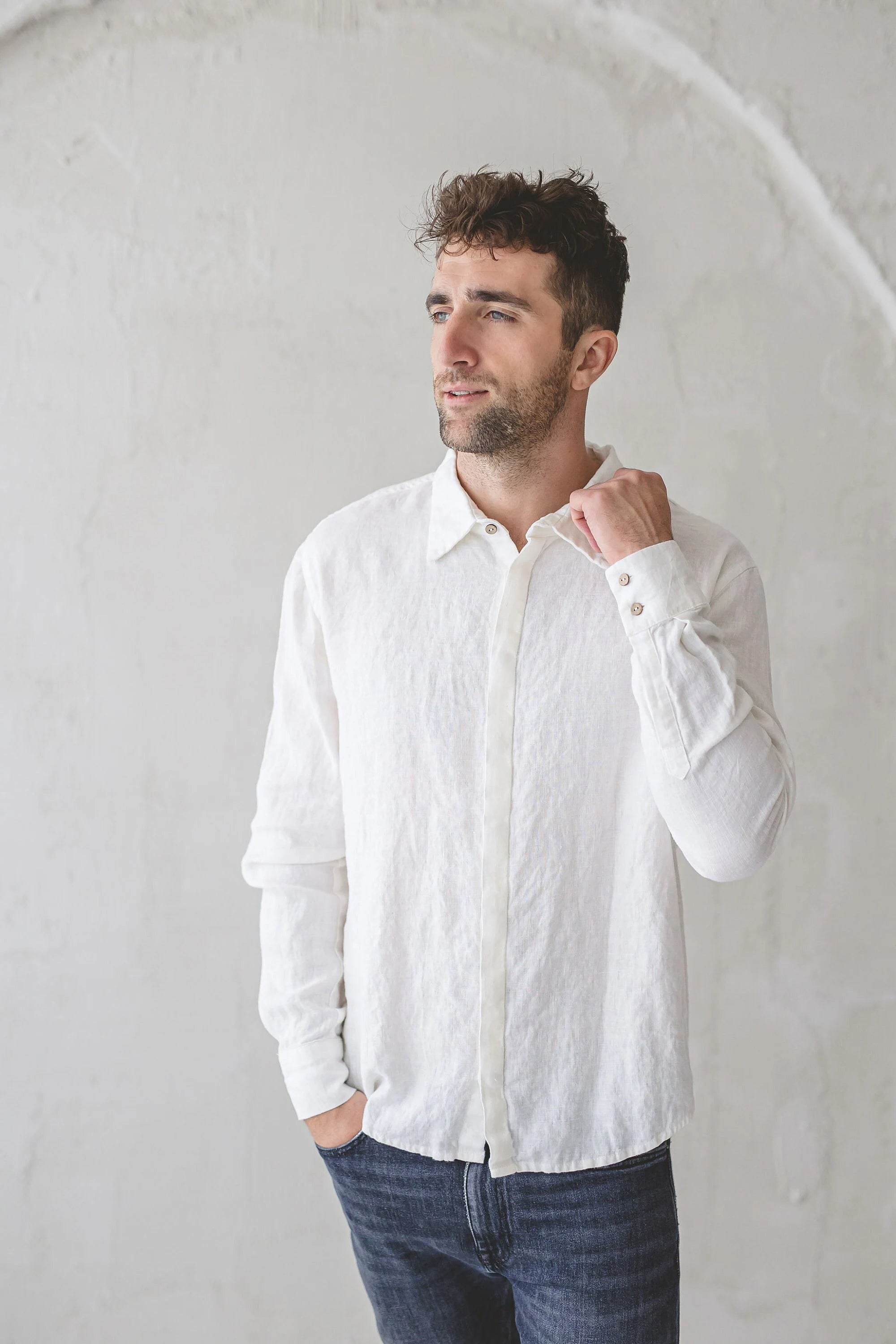 Chemise Classique en Lin à Boutons Cachés pour Homme – Ivoire | Élégance Minimaliste