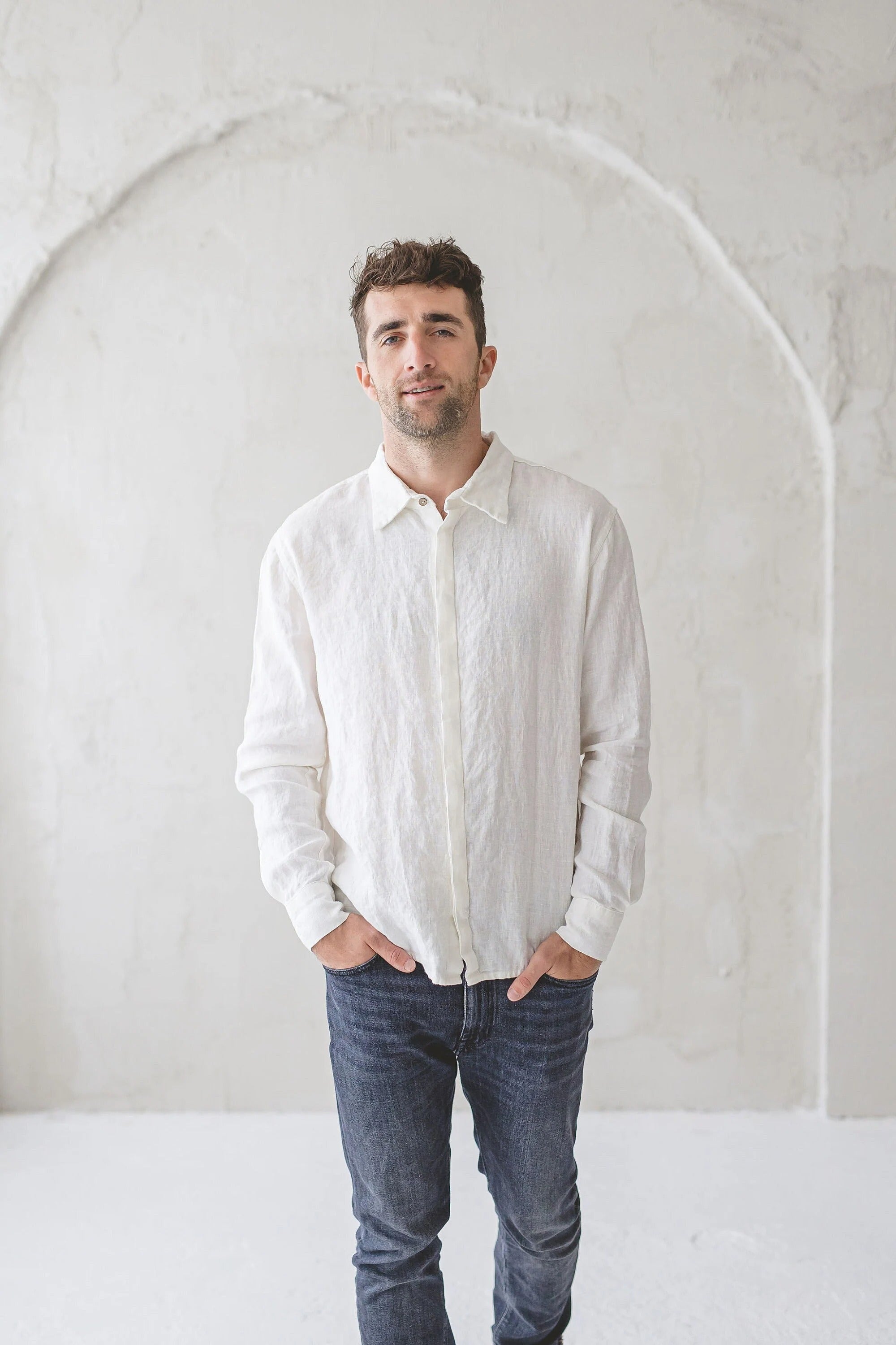 Chemise Classique en Lin à Boutons Cachés pour Homme – Ivoire | Élégance Minimaliste