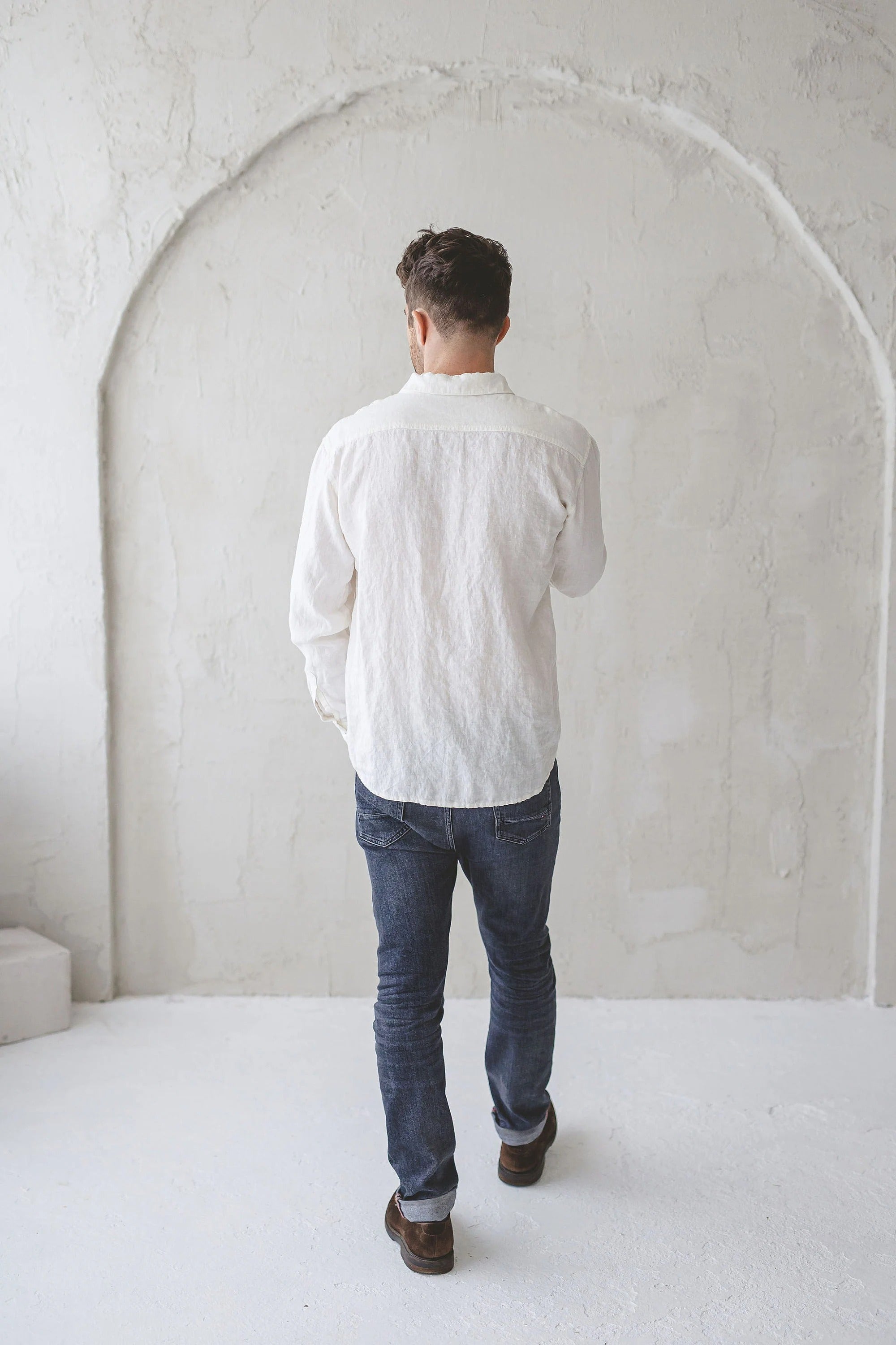 Chemise Classique en Lin à Boutons Cachés pour Homme – Ivoire | Élégance Minimaliste
