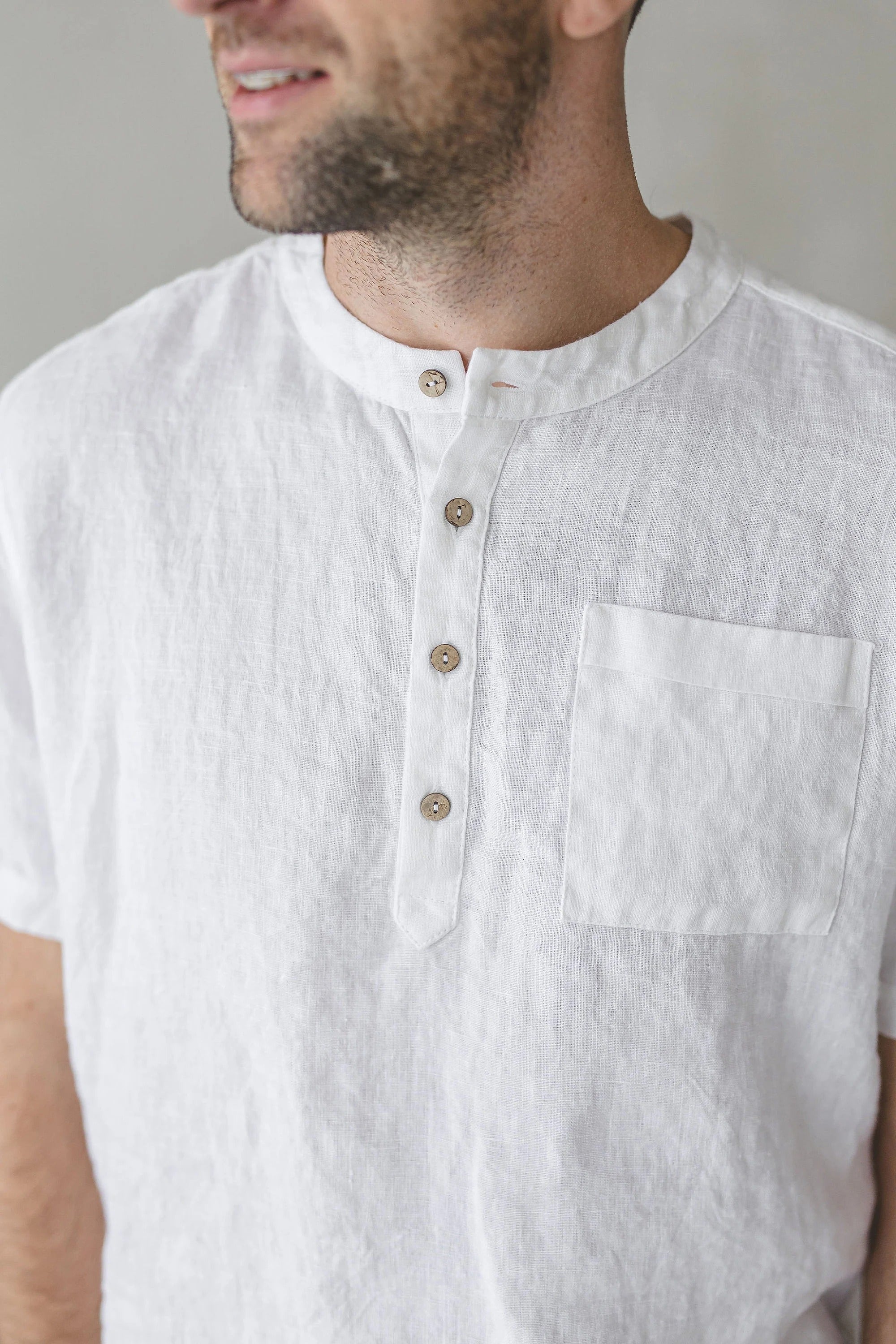 Chemise d'Été en Lin à Manches Courtes pour Homme – Blanc Pur | Boutons en Coco