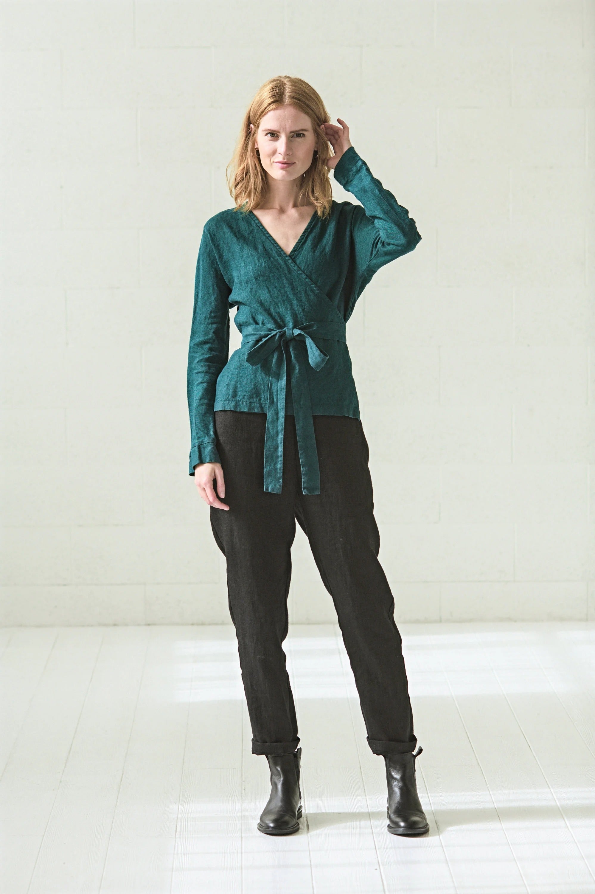 Blouse Cache-Cœur en Lin à Manches Longues – Vert Forêt | Top Élégant & Ajustable