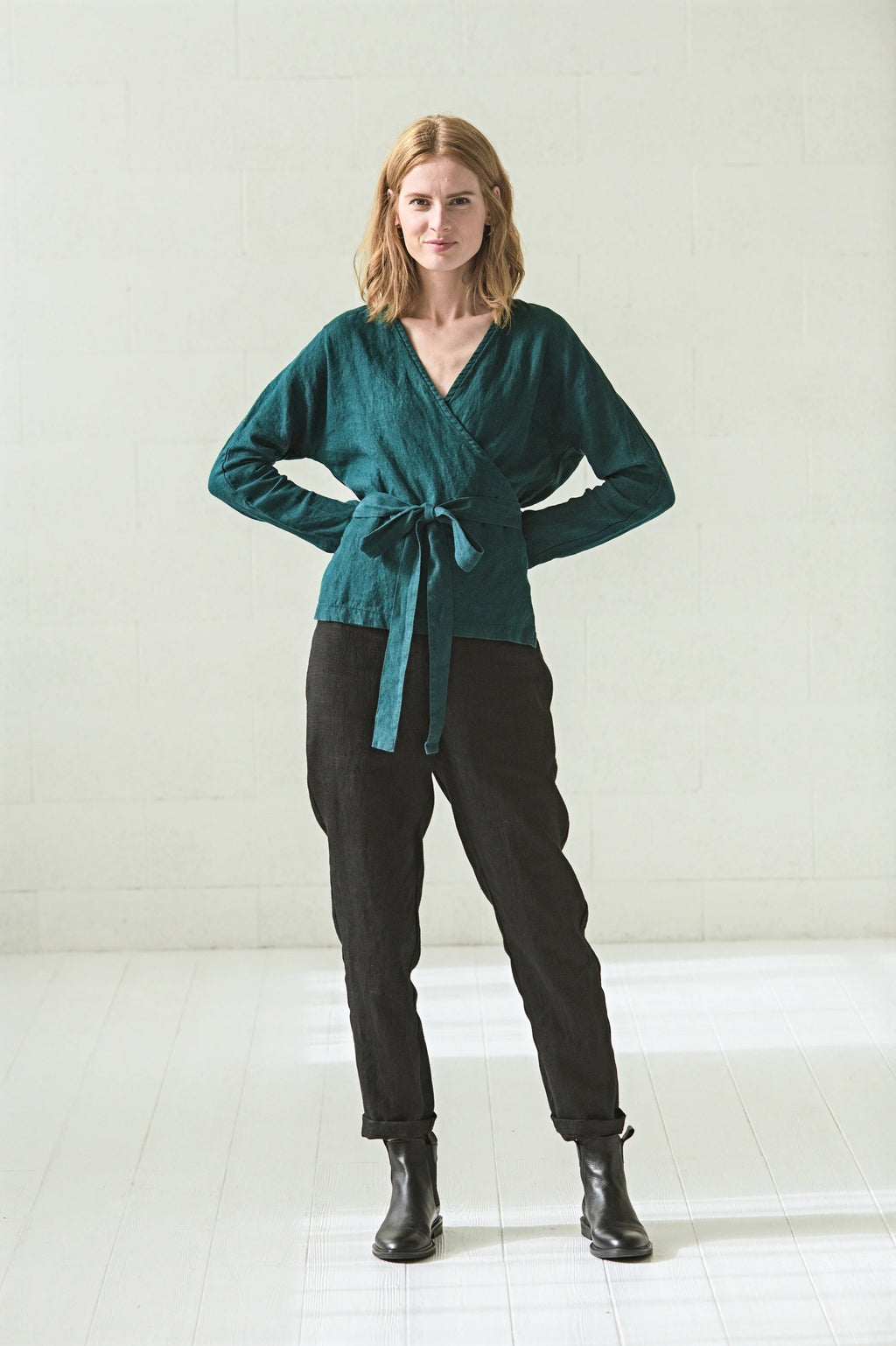 Blouse Cache-Cœur en Lin à Manches Longues – Vert Forêt | Top Élégant & Ajustable
