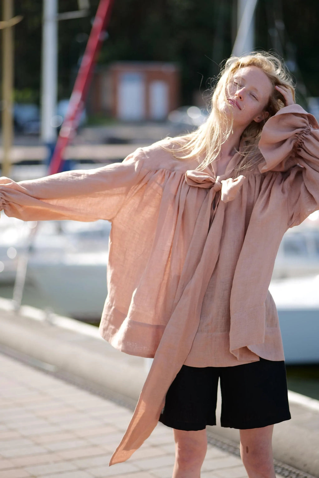 Blouse en Lin Style Bohème Chic – Manches Bouffantes & Ruban | Lin Ultra-Léger