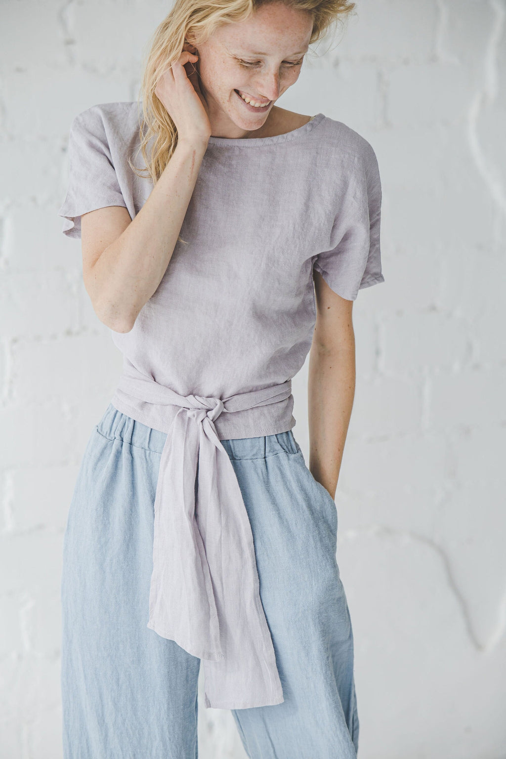 Blouse Kimono en Lin à Nouer – Bleu Glacé | Top d'Été Élégant & Design Épuré