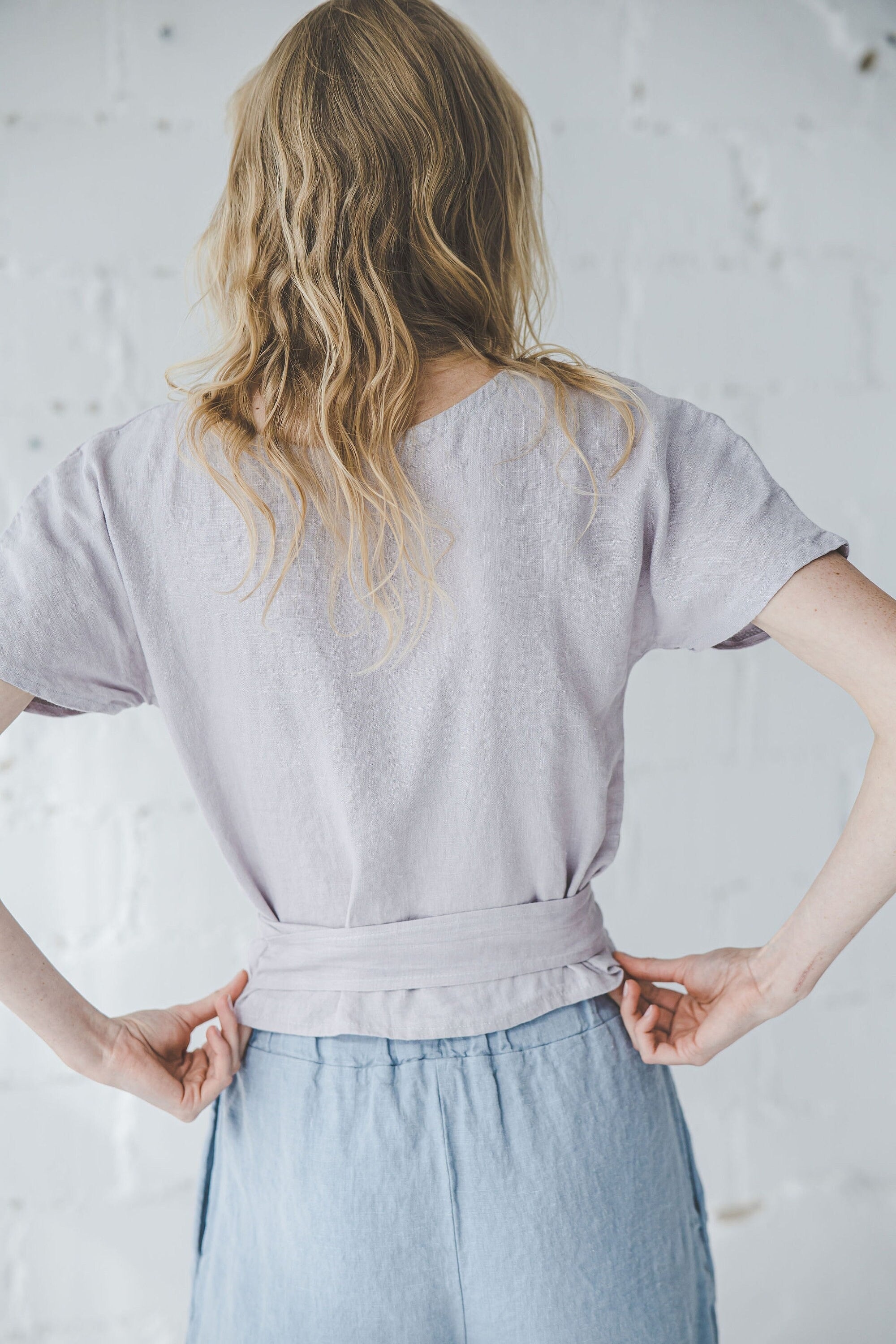 Blouse Kimono en Lin à Nouer – Bleu Glacé | Top d'Été Élégant & Design Épuré