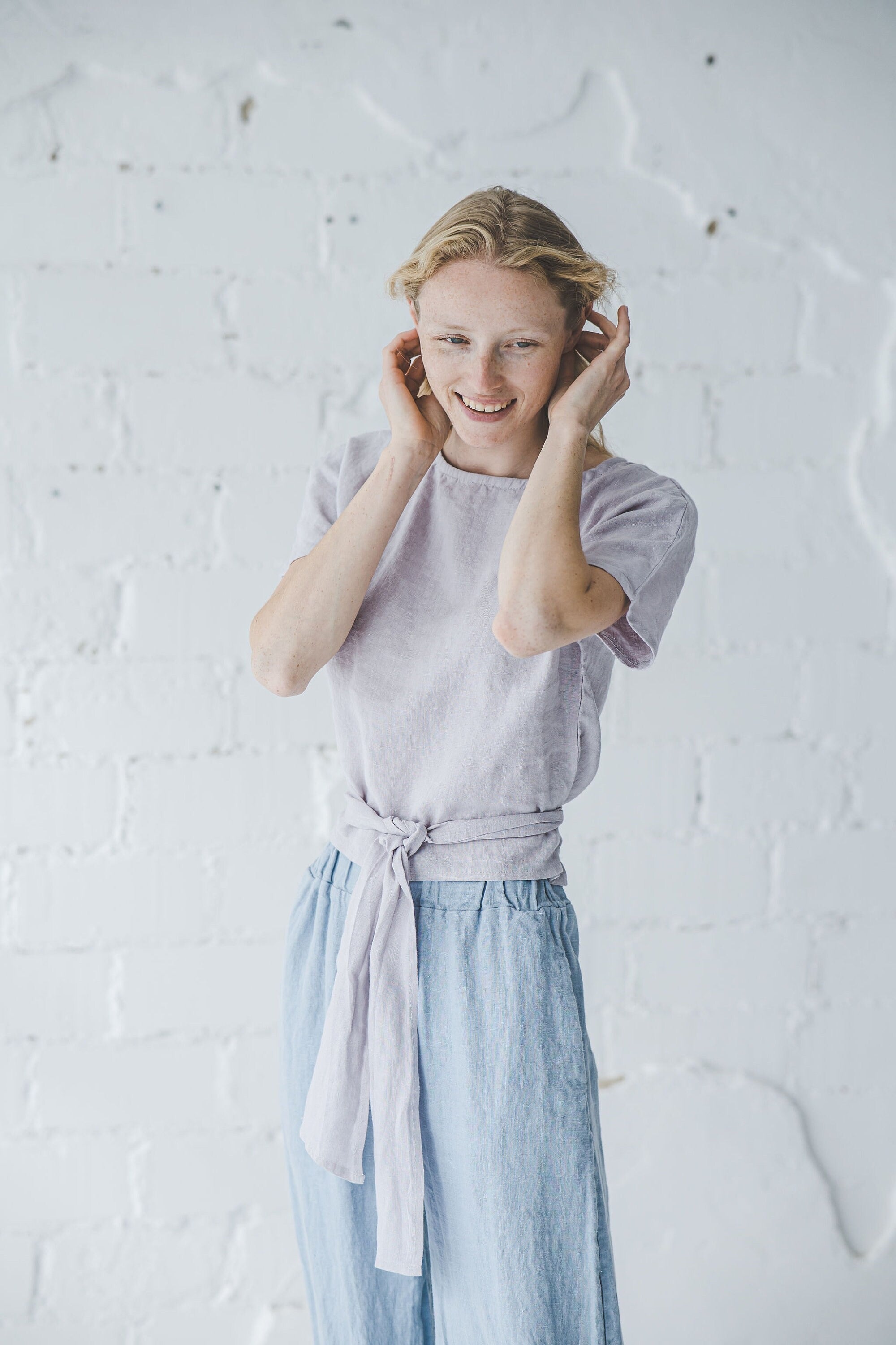 Blouse Kimono en Lin à Nouer – Bleu Glacé | Top d'Été Élégant & Design Épuré