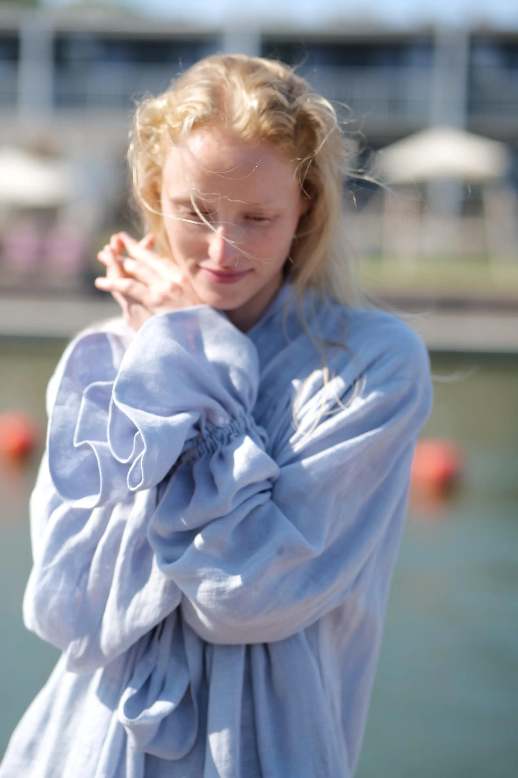 Blouse en Lin Style Bohème Chic – Bleu Givré | Manches Bouffantes & Ruban | Lin Ultra-Léger