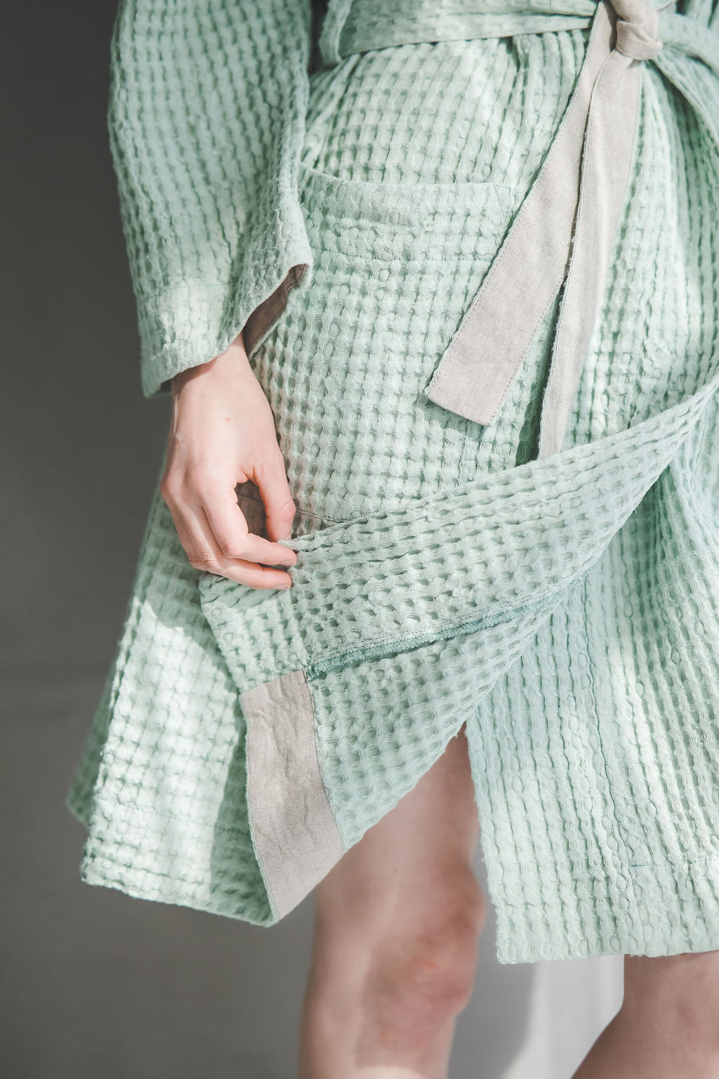 Peignoir Kimono en Lin Gaufré – Menthe | Texture Nid d'Abeille & Confort Naturel