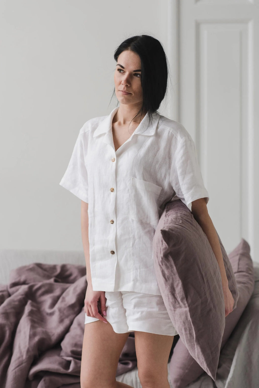 Pyjama en Lin Naturel pour Femme – Blanc Pur | Ensemble Chemise & Short | Sommeil Éco-responsable
