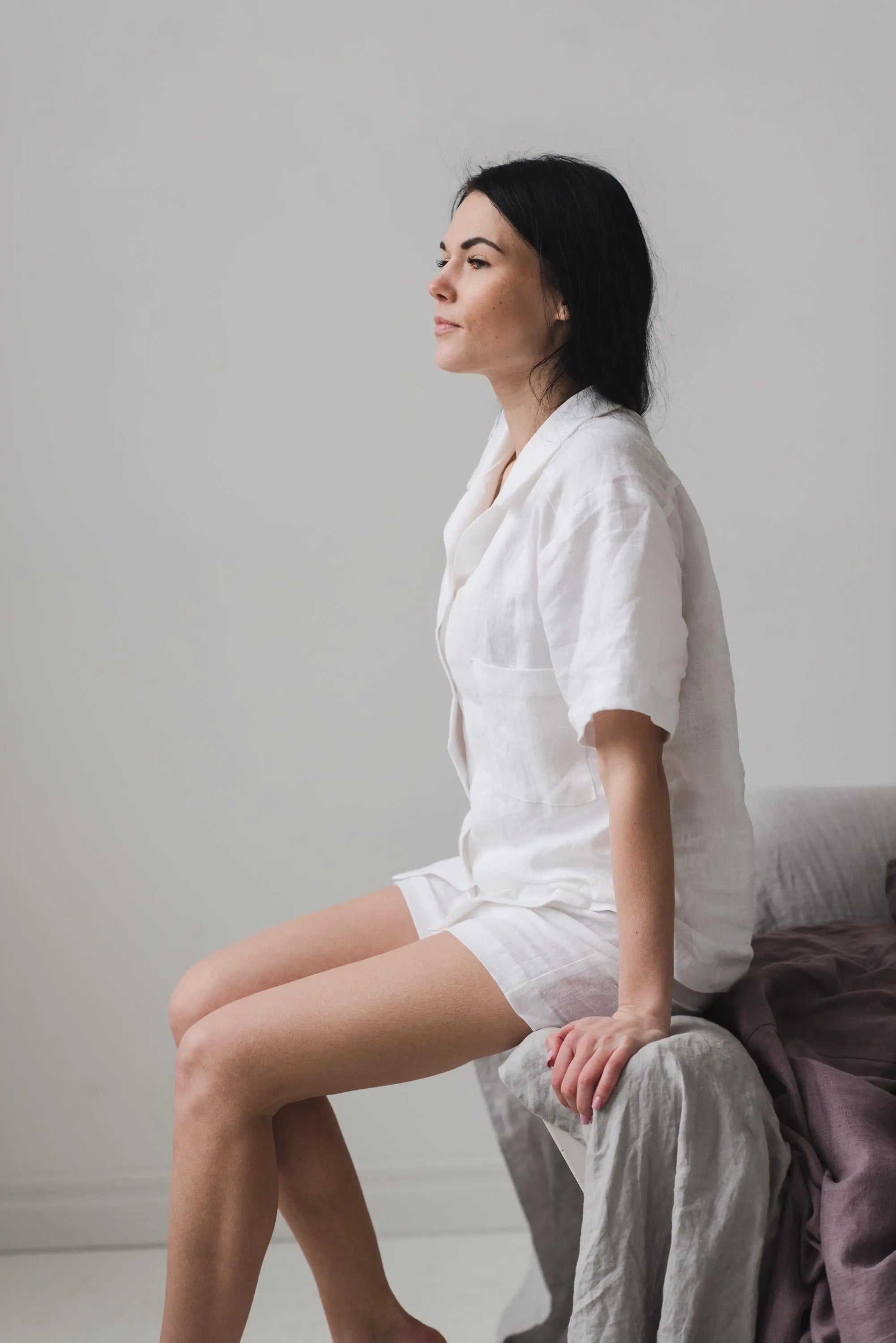 Pyjama en Lin Naturel pour Femme – Blanc Pur | Ensemble Chemise & Short | Sommeil Éco-responsable