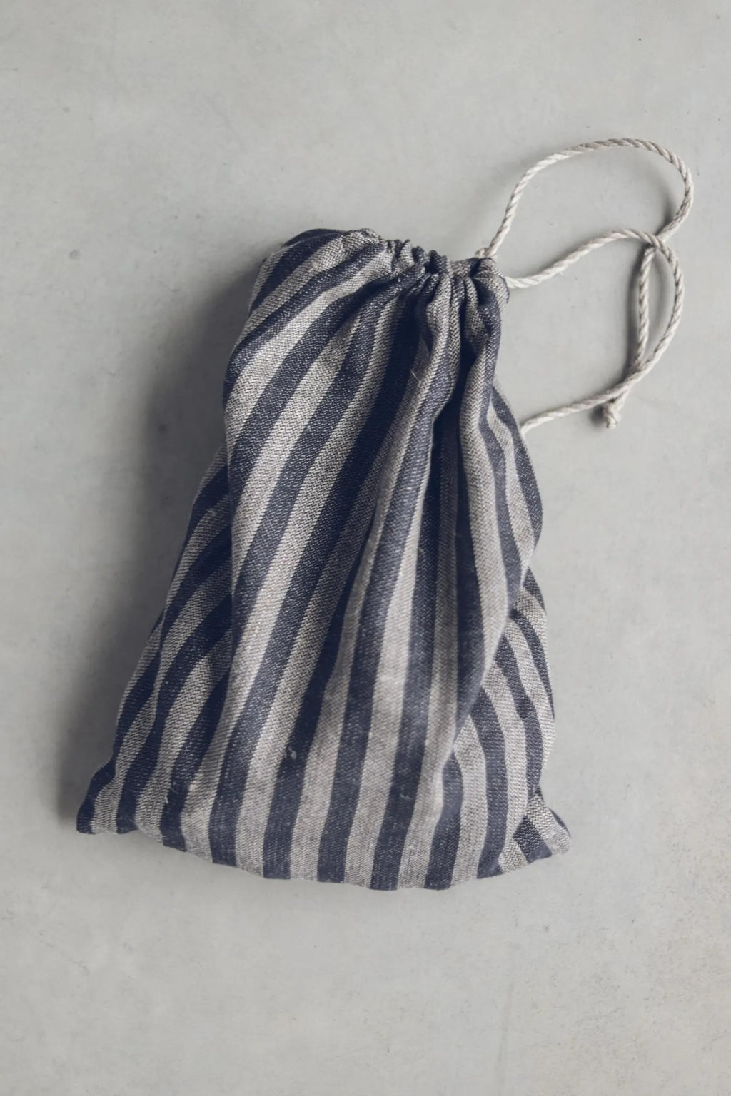 Sac à Pain et Légumes en Lin Épais – Rayures Noir & Gris | Conservation Naturelle